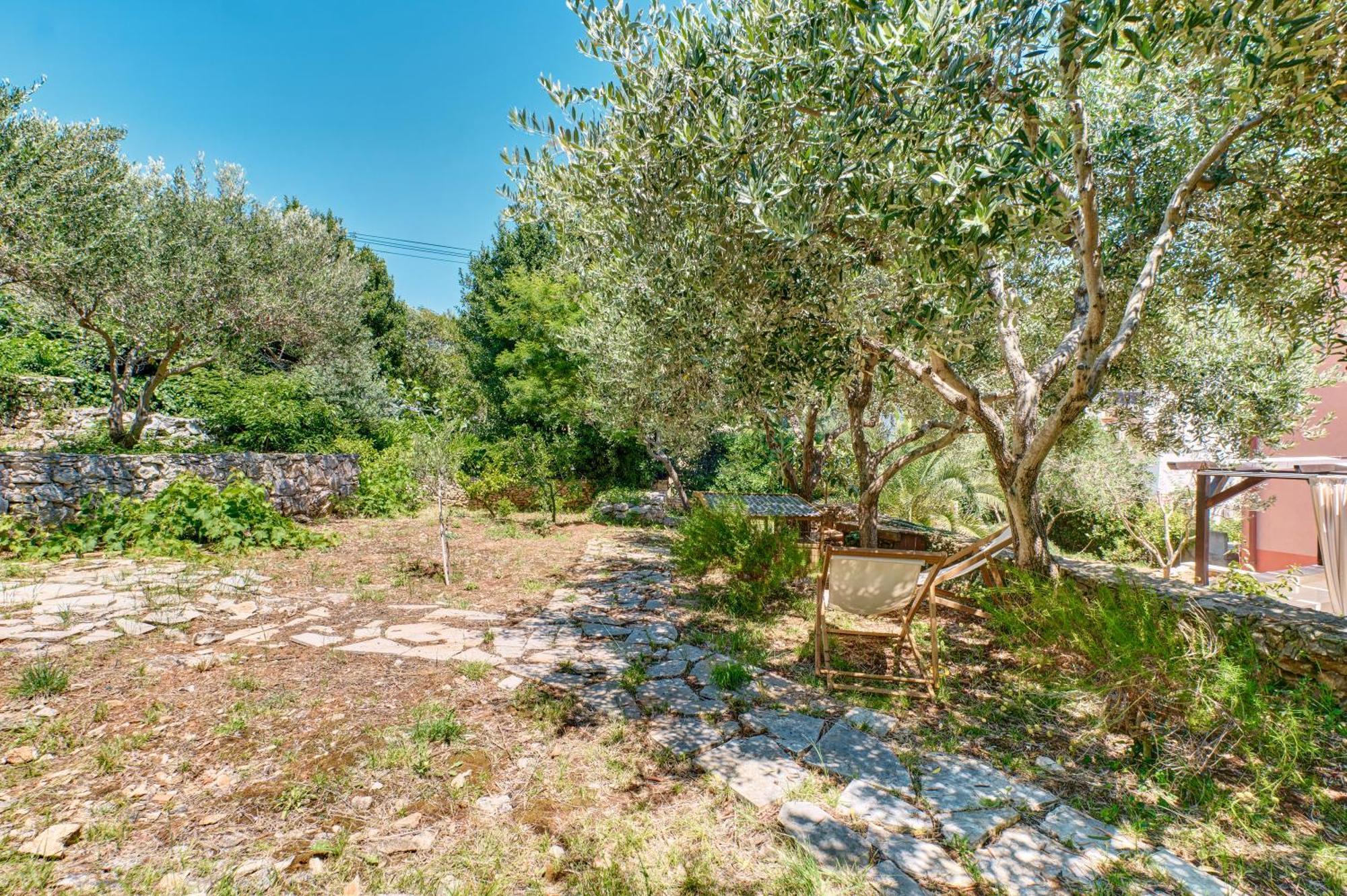 Providenca Accommodation Mali Lošinj Exteriör bild