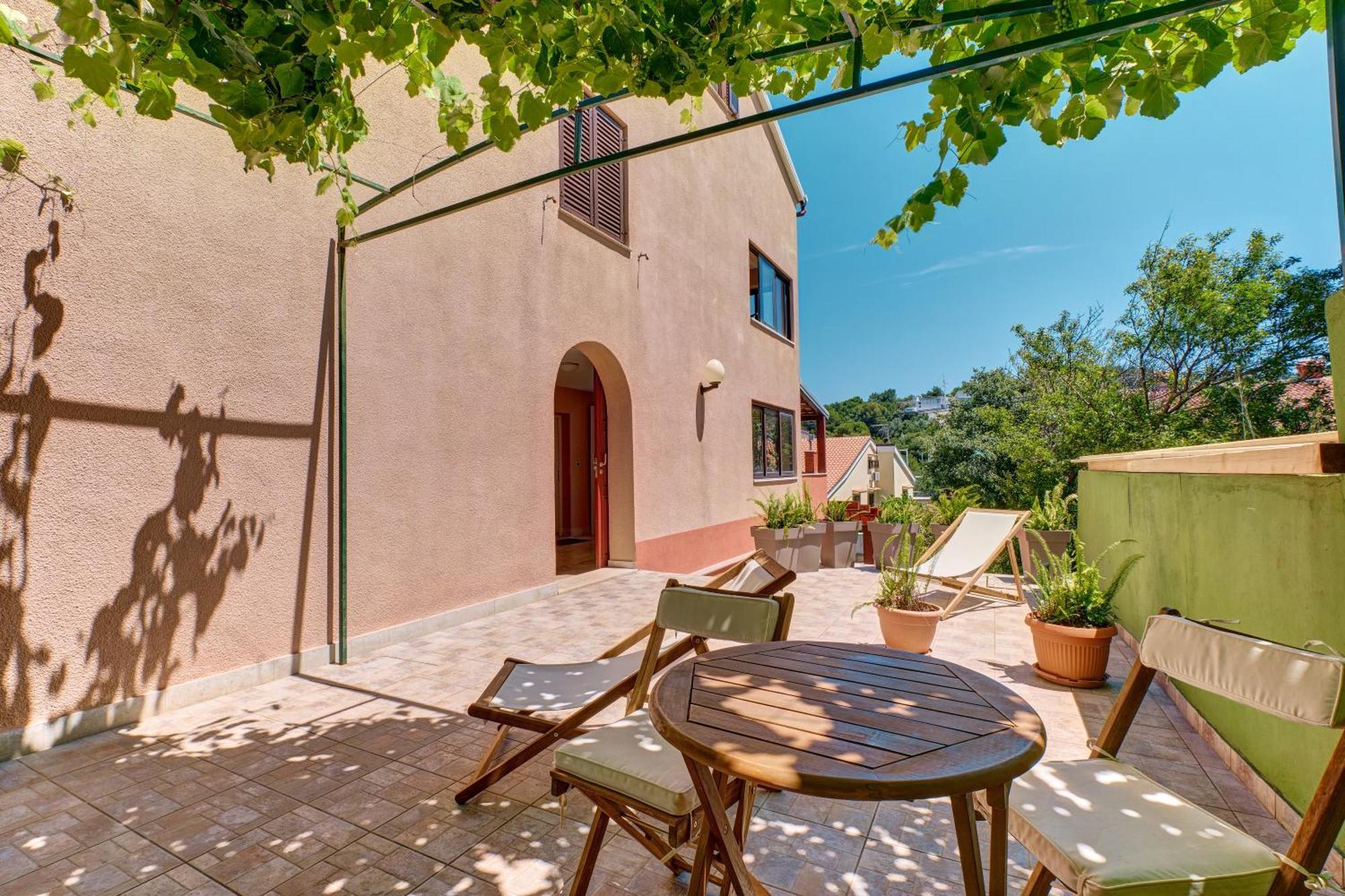 Providenca Accommodation Mali Lošinj Exteriör bild