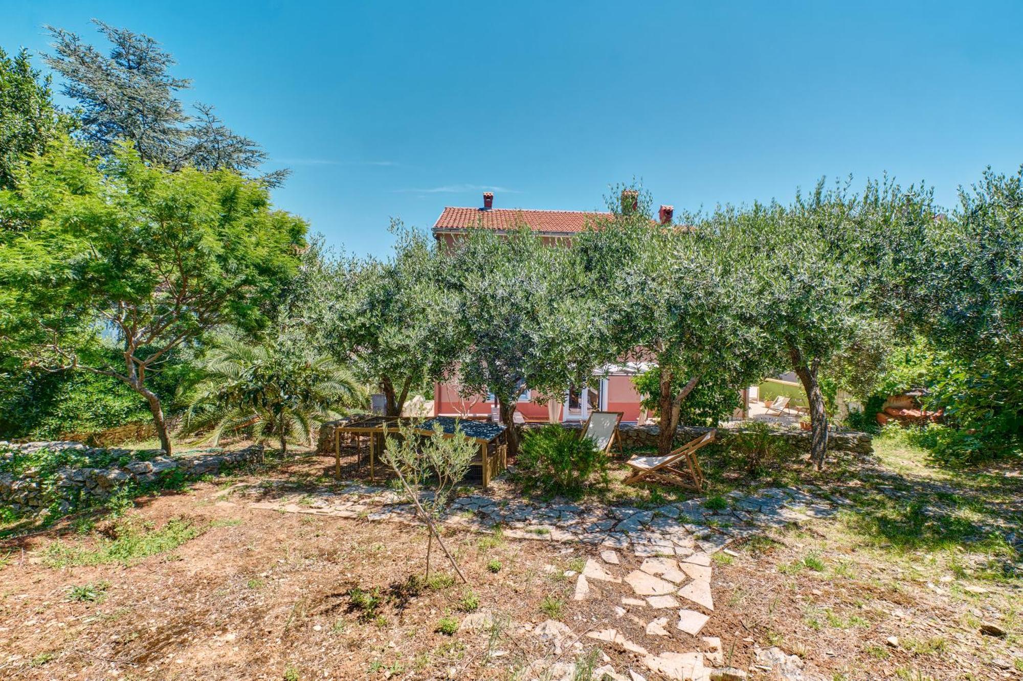 Providenca Accommodation Mali Lošinj Exteriör bild